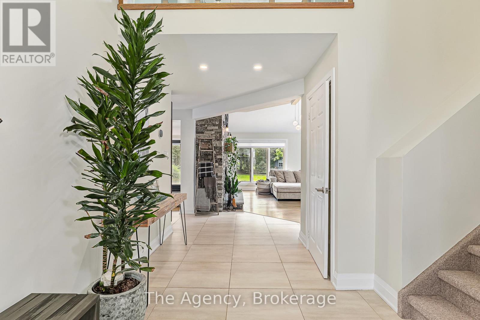 136 Grand Cypress Lane, Blue Mountains, Ontario  L9Y 0K6 - Photo 10 - X12793198