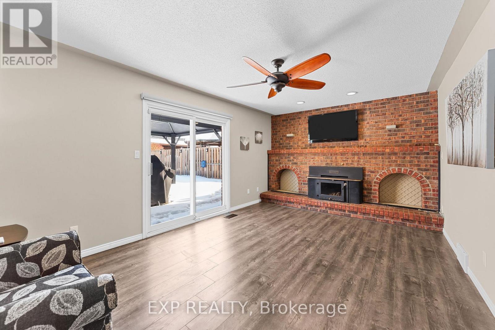 111 Roundhill Court, London South, Ontario  N5Z 4N3 - Photo 11 - X12793006