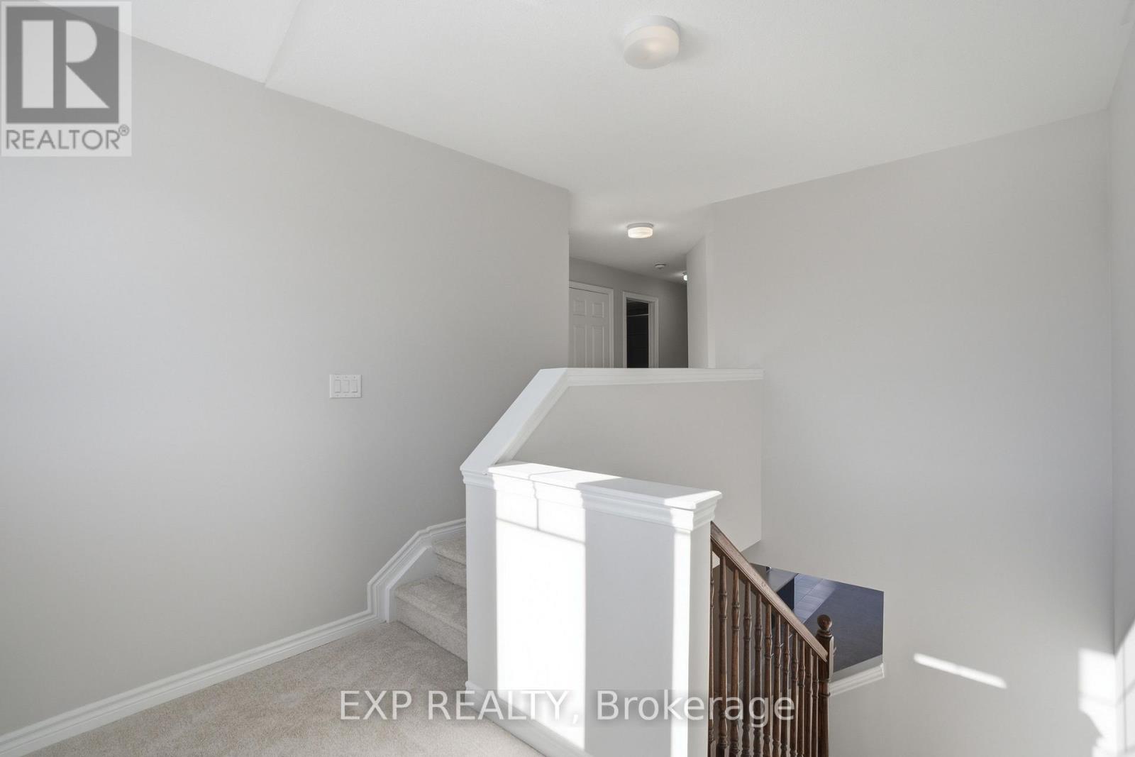 714 Derreen Avenue, Ottawa, Ontario  K2S 2Y7 - Photo 12 - X12793028