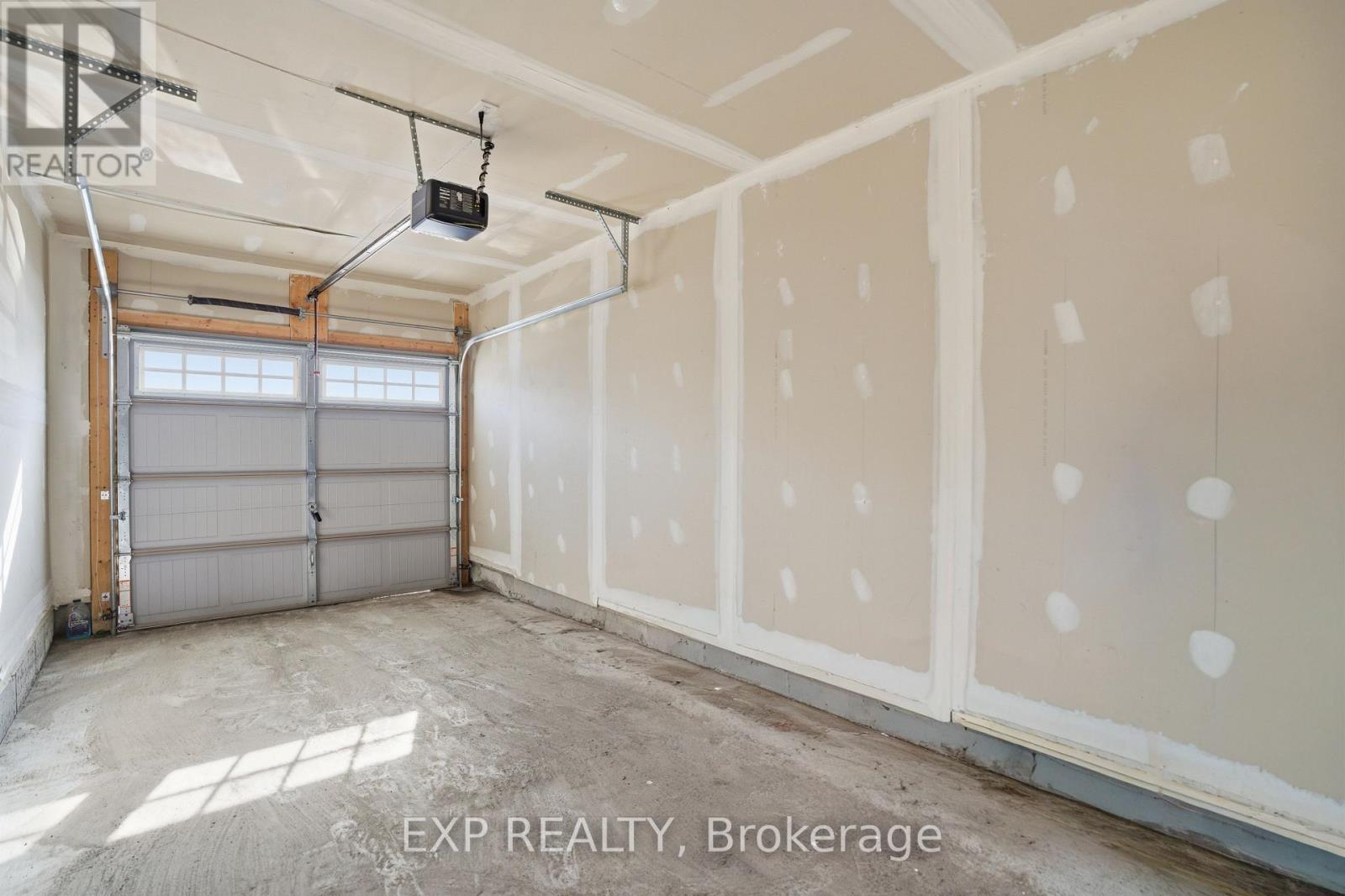 714 Derreen Avenue, Ottawa, Ontario  K2S 2Y7 - Photo 27 - X12793028