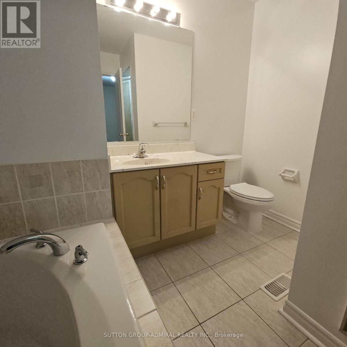 27 Frost King Lane, Toronto, Ontario  M9W 0A5 - Photo 7 - W12691896