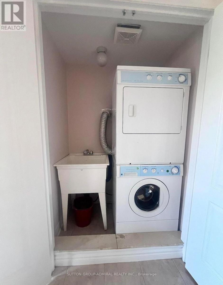 27 Frost King Lane, Toronto, Ontario  M9W 0A5 - Photo 6 - W12691896