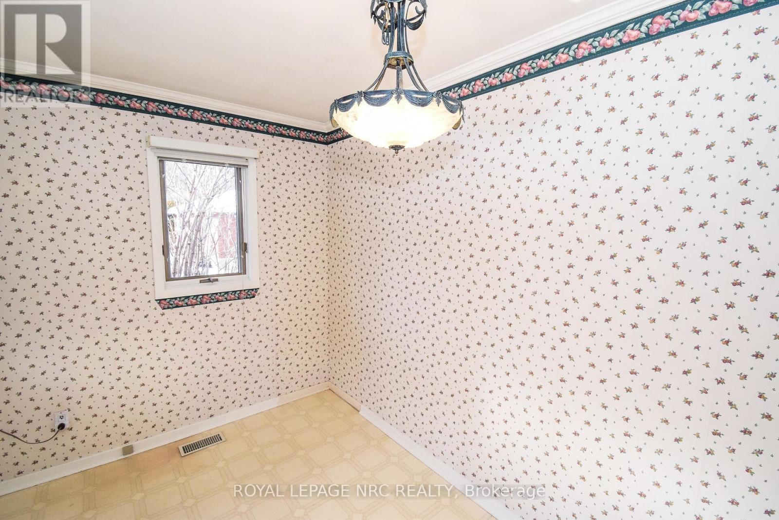 4 Glenbarr Road, St. Catharines, Ontario  L2T 1Y1 - Photo 17 - X12792954