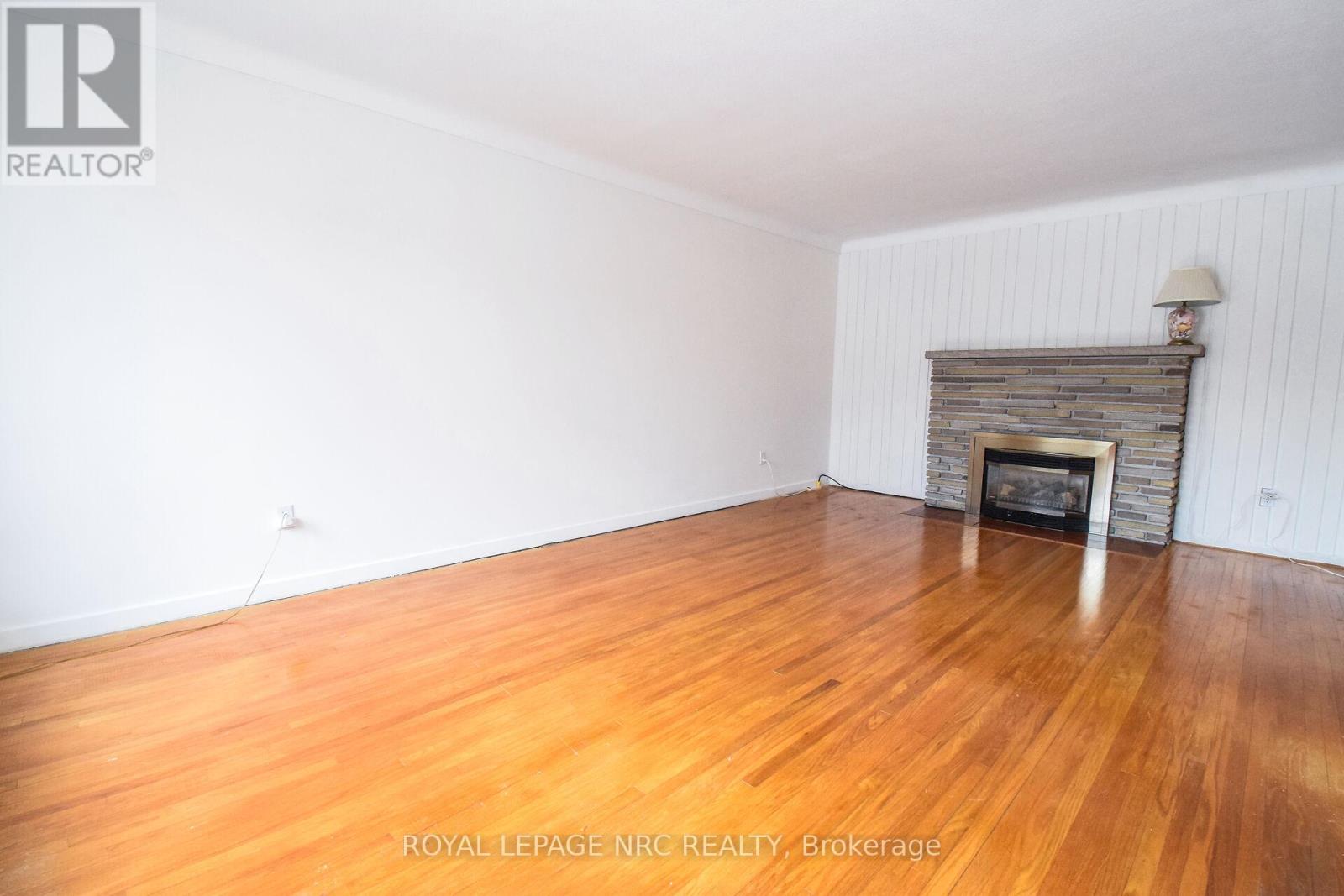 4 Glenbarr Road, St. Catharines, Ontario  L2T 1Y1 - Photo 7 - X12792954