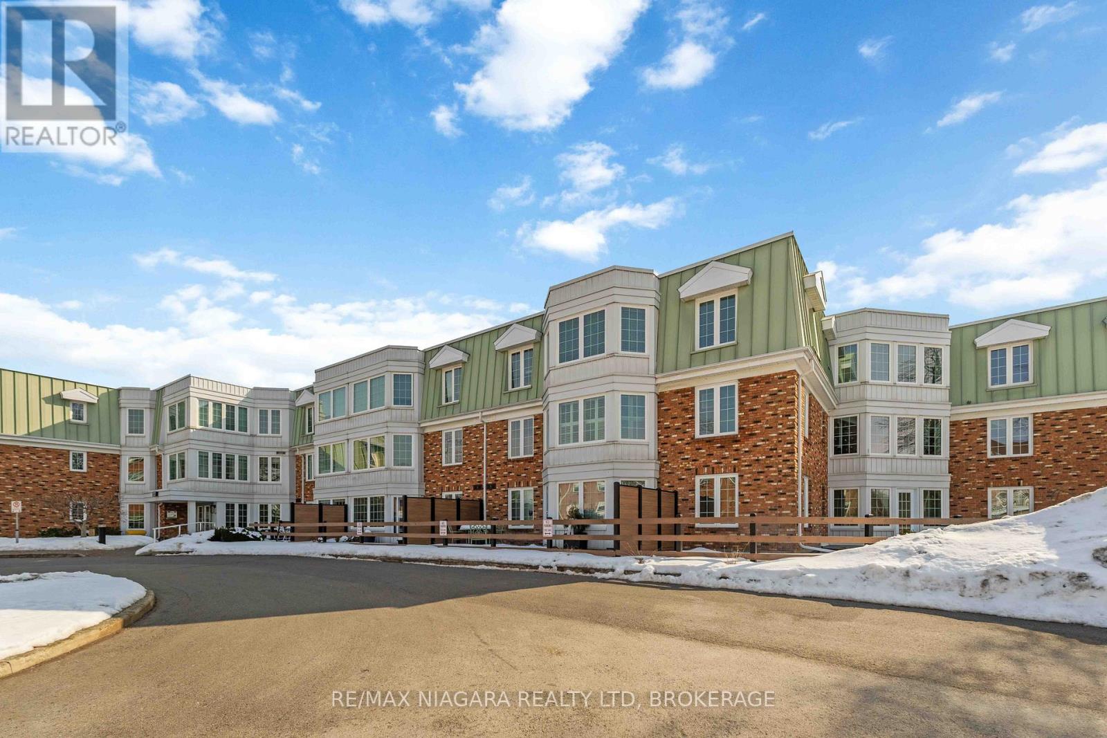 210 - 3420 Frederick Avenue, Lincoln, Ontario  L0R 2C0 - Photo 3 - X12793144