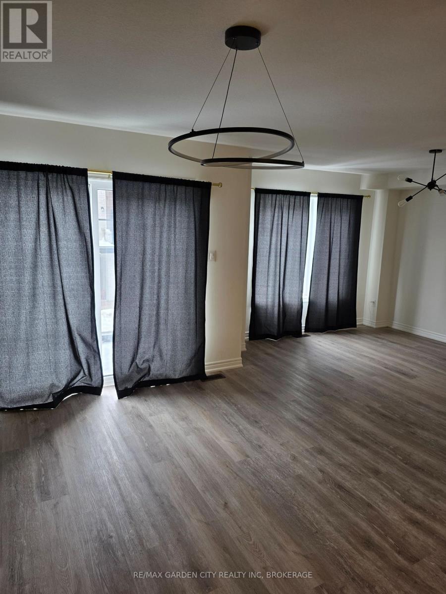 62 Dryden Lane, Hamilton (Mcquesten), Ontario  L8H 1L9 - Photo 2 - X12793154