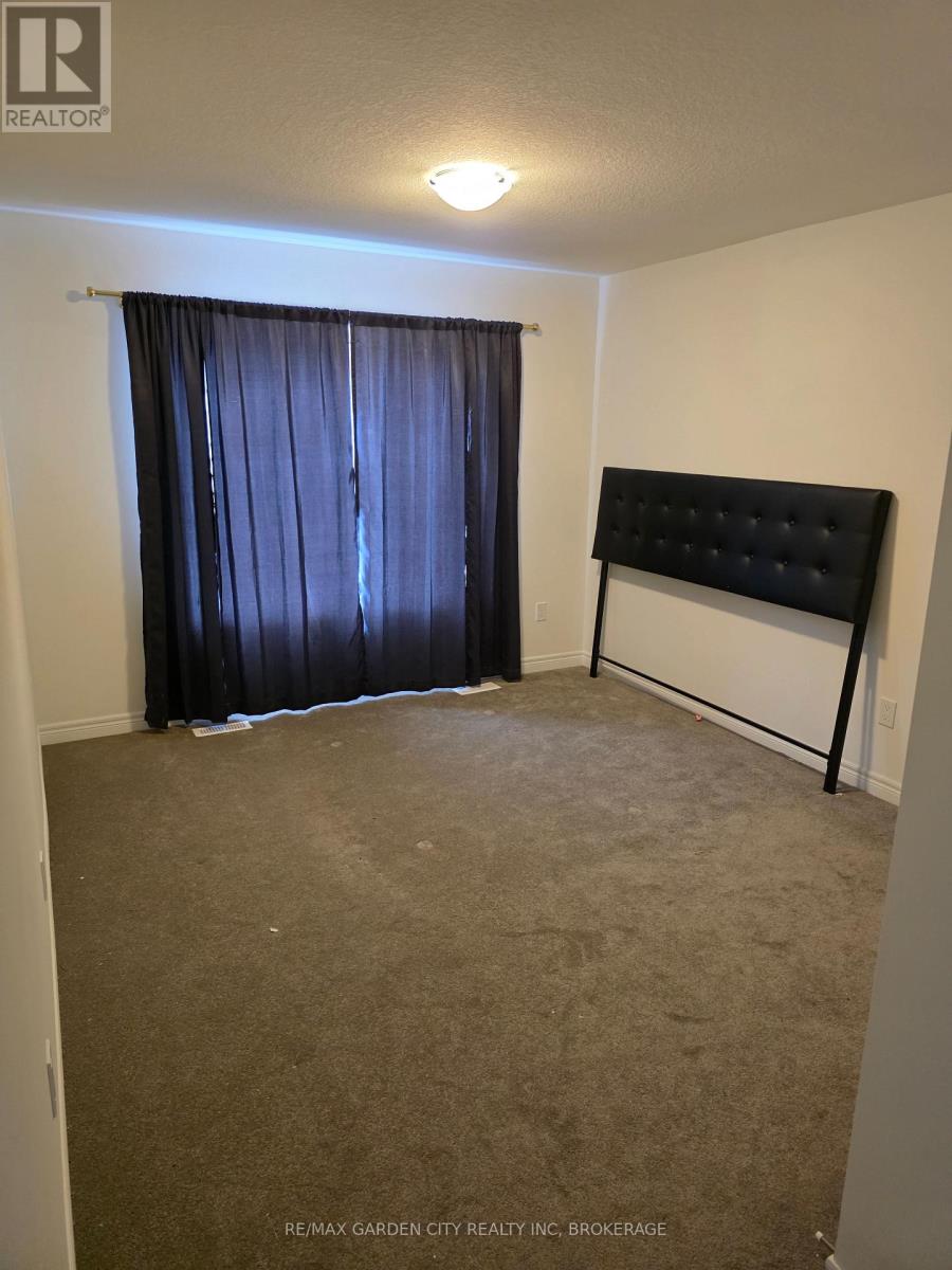 62 Dryden Lane, Hamilton (Mcquesten), Ontario  L8H 1L9 - Photo 5 - X12793154