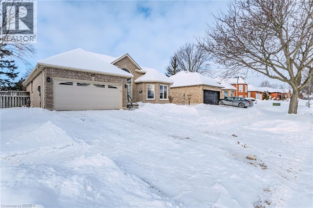 47 Maplecrest Lane, Brantford, Ontario  N3R 7T9 - Photo 3 - 40802221
