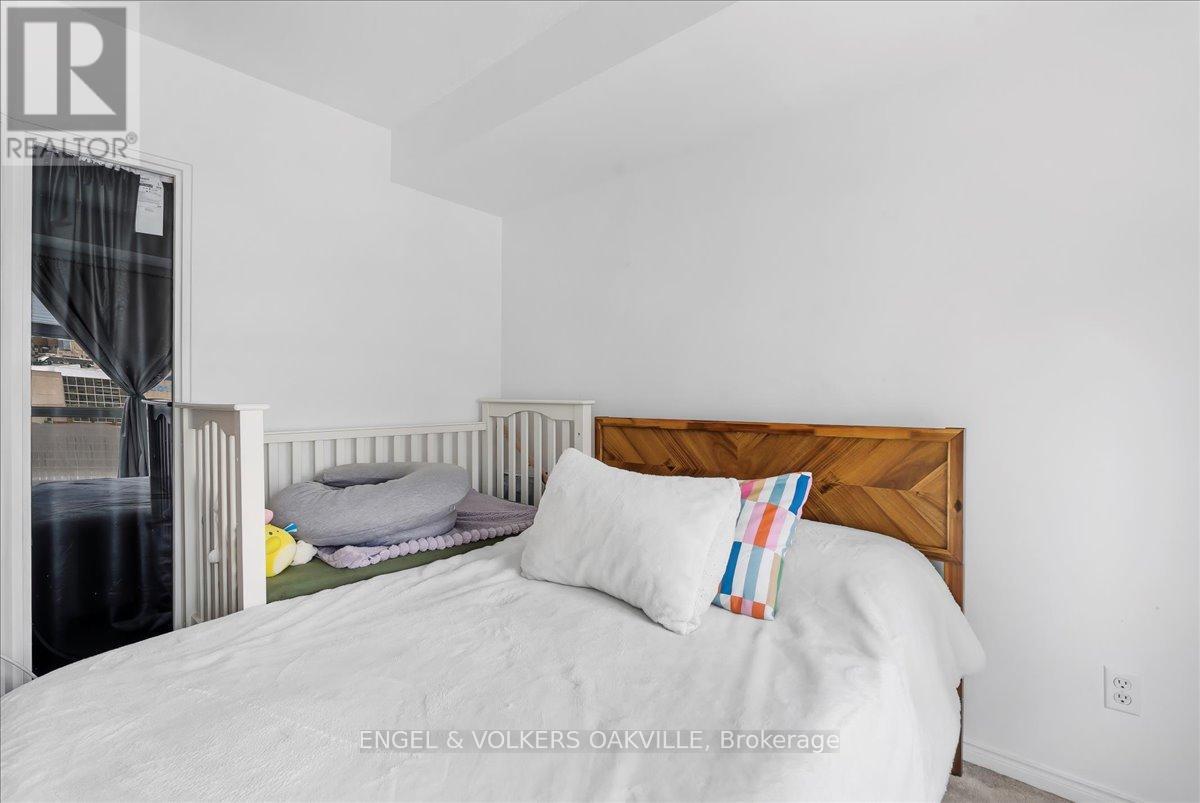 1811 - 25 The Esplanade, Toronto, Ontario  M5E 1W5 - Photo 18 - C12792986