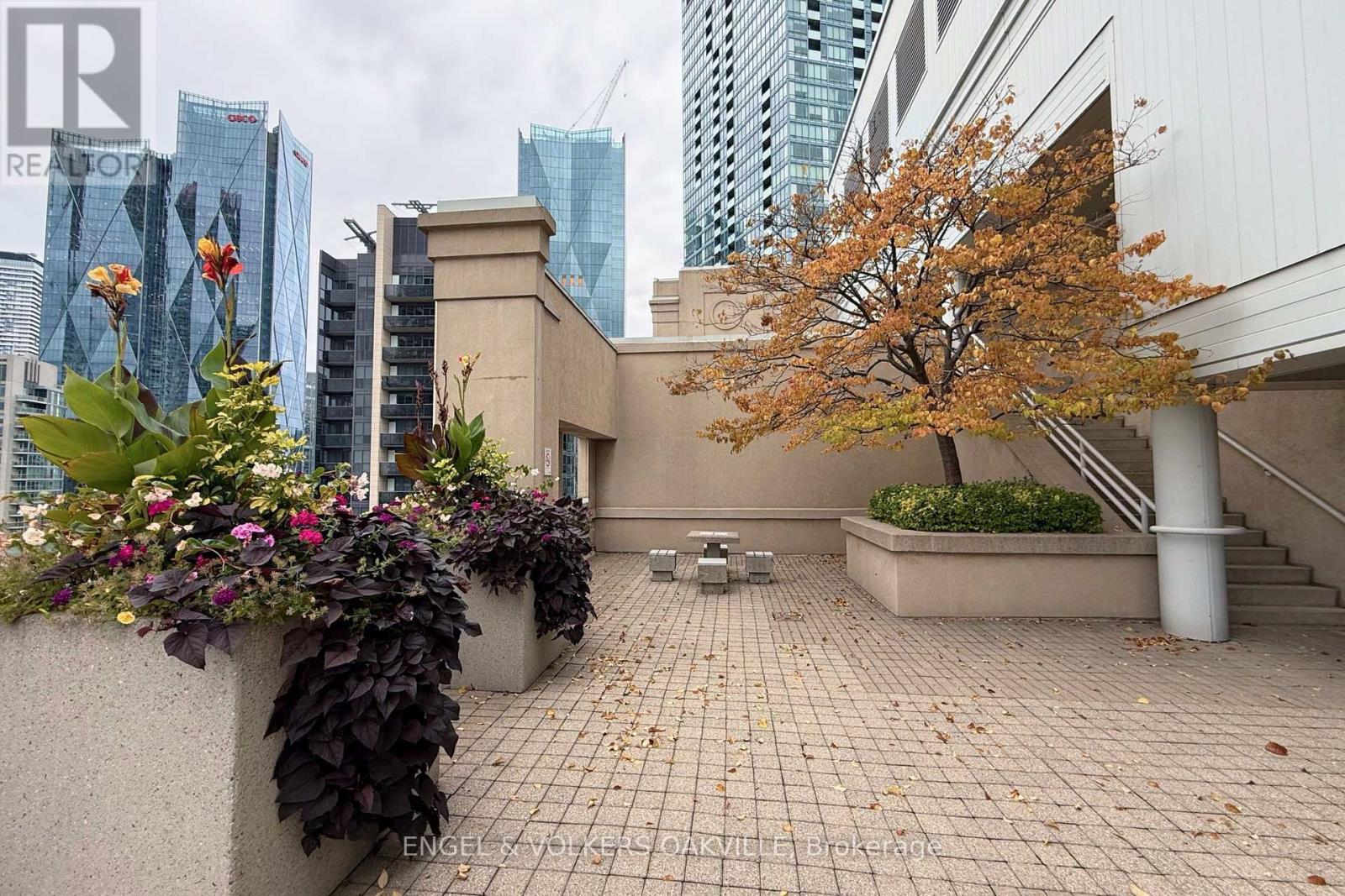 1811 - 25 The Esplanade, Toronto, Ontario  M5E 1W5 - Photo 31 - C12792986