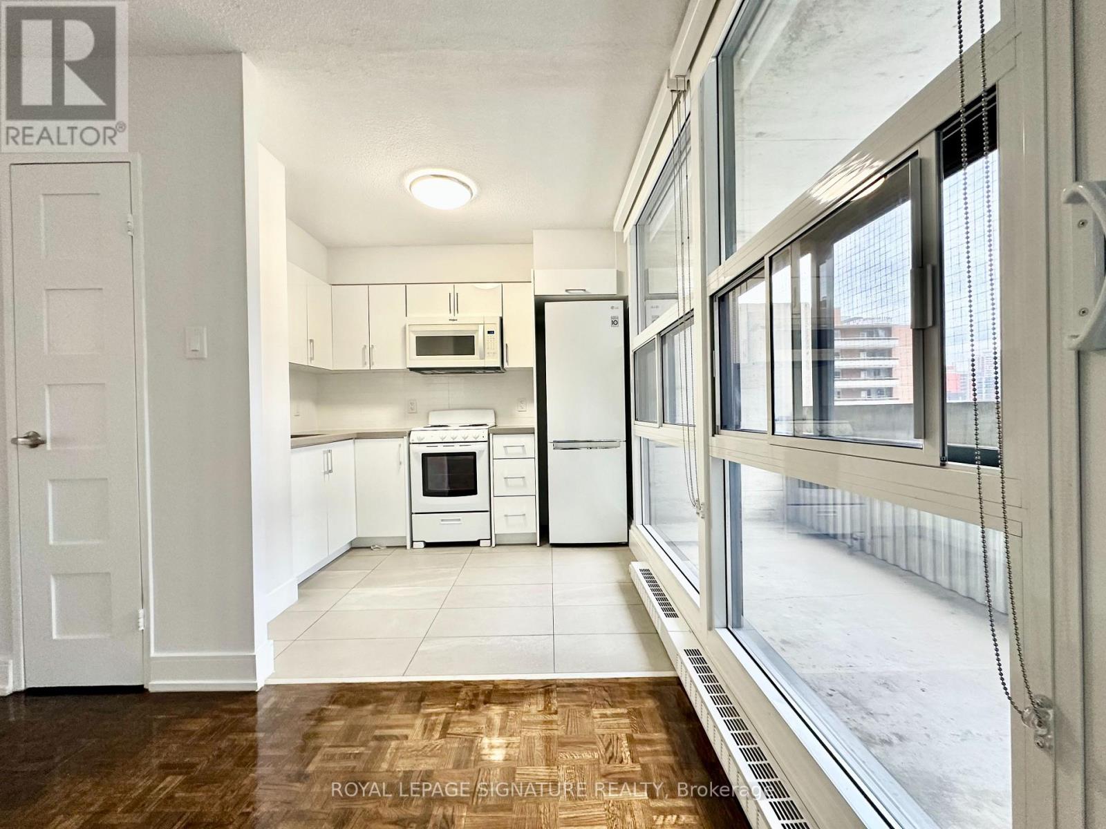 1701 - 33 Isabella Street, Toronto (Church-Yonge Corridor), Ontario  M4Y 2P7 - Photo 5 - C12793064