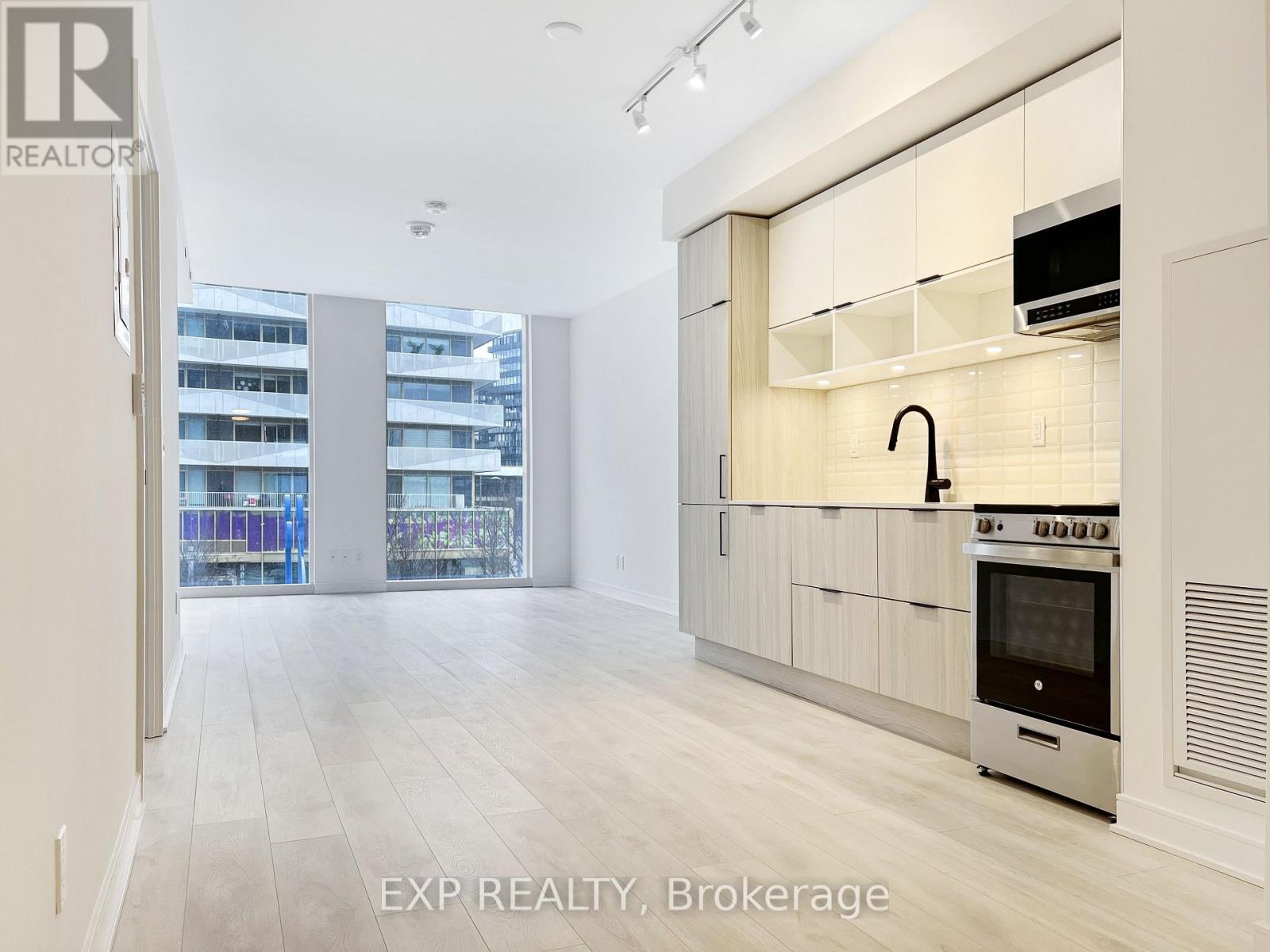 N372 - 35 Rolling Mills Road, Toronto, Ontario  M5A 0V6 - Photo 1 - C12793126