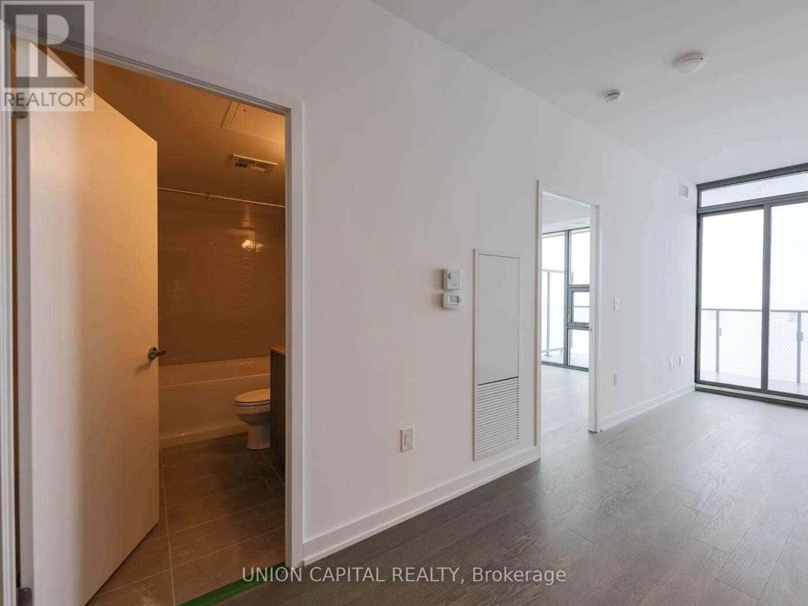 4909 - 11 Wellesley Street W, Toronto, Ontario  M4Y 0G4 - Photo 4 - C12793268