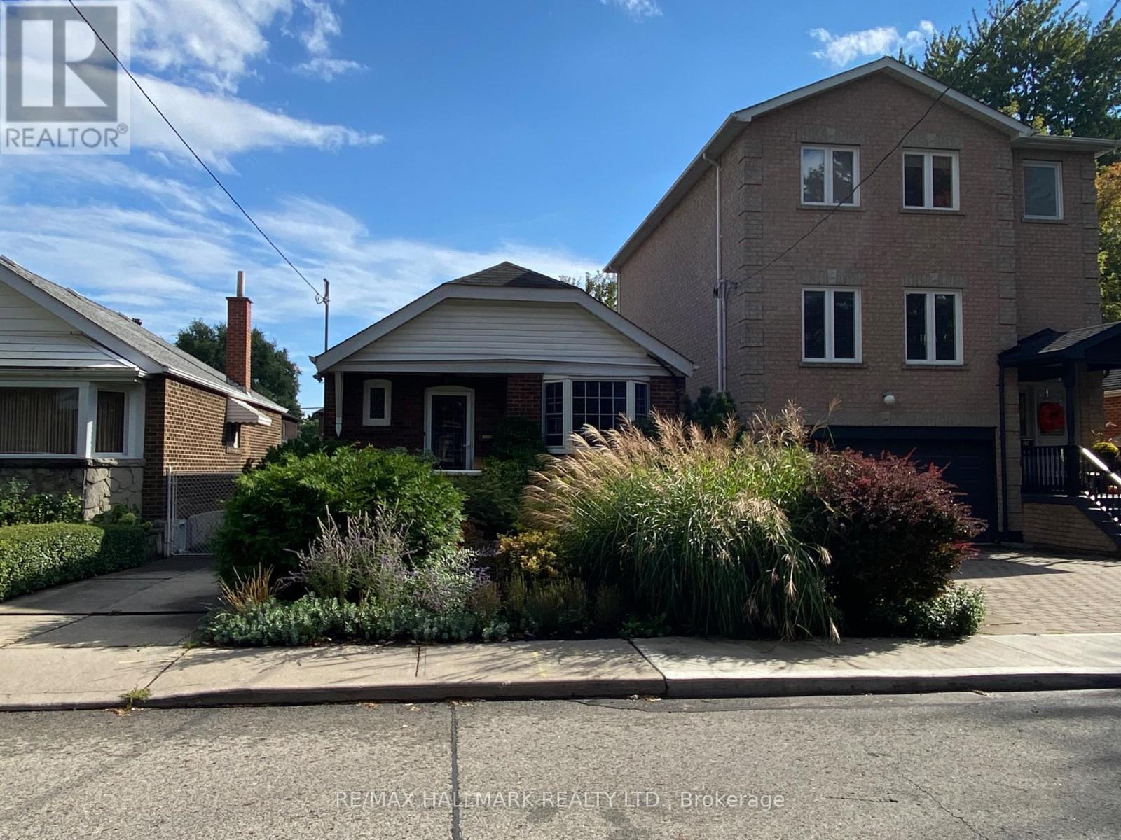 41 RICHARD AVENUE, Toronto, Ontario