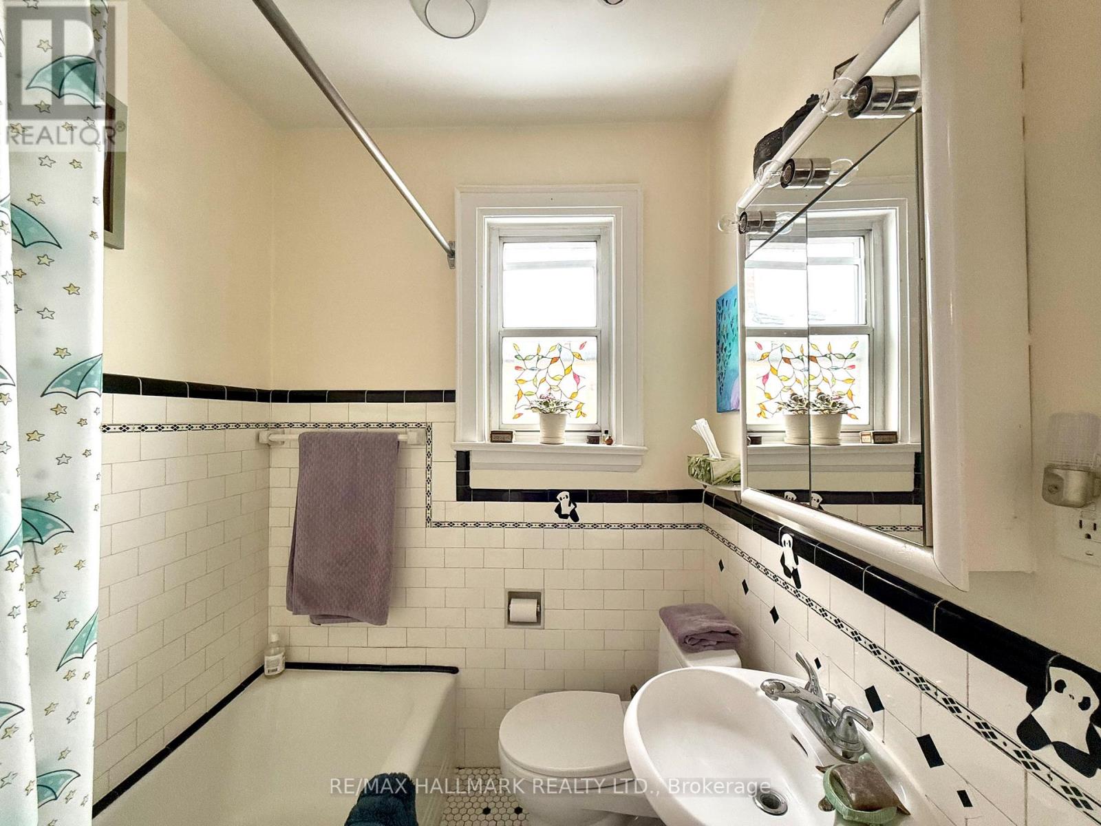 41 Richard Avenue, Toronto, Ontario  M4L 1W8 - Photo 15 - E12792932