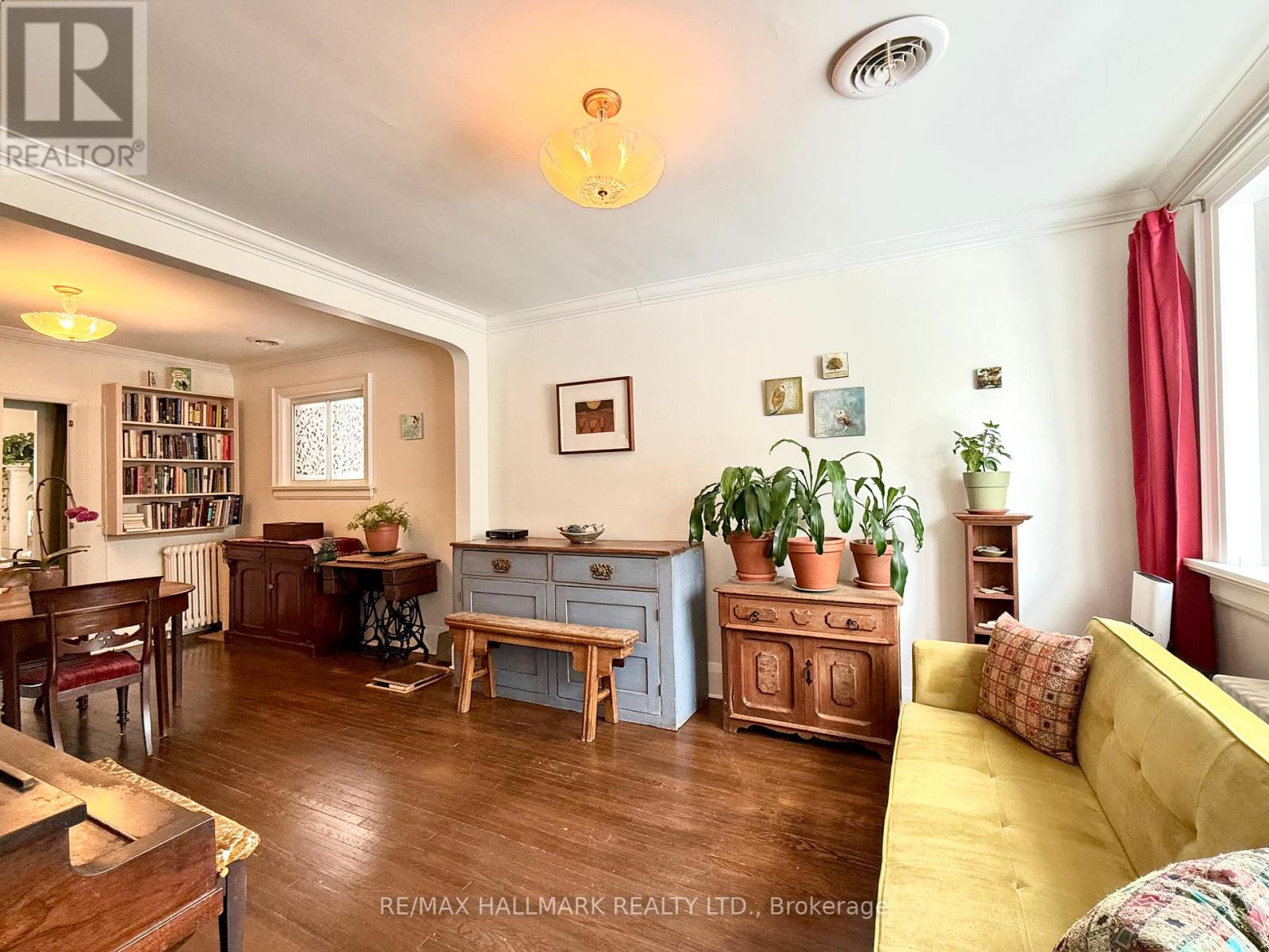 41 Richard Avenue, Toronto, Ontario  M4L 1W8 - Photo 3 - E12792932