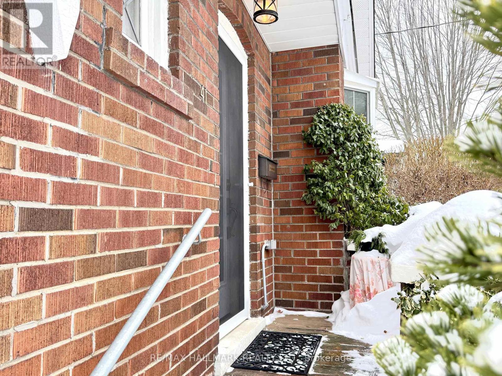 41 Richard Avenue, Toronto, Ontario  M4L 1W8 - Photo 35 - E12792932