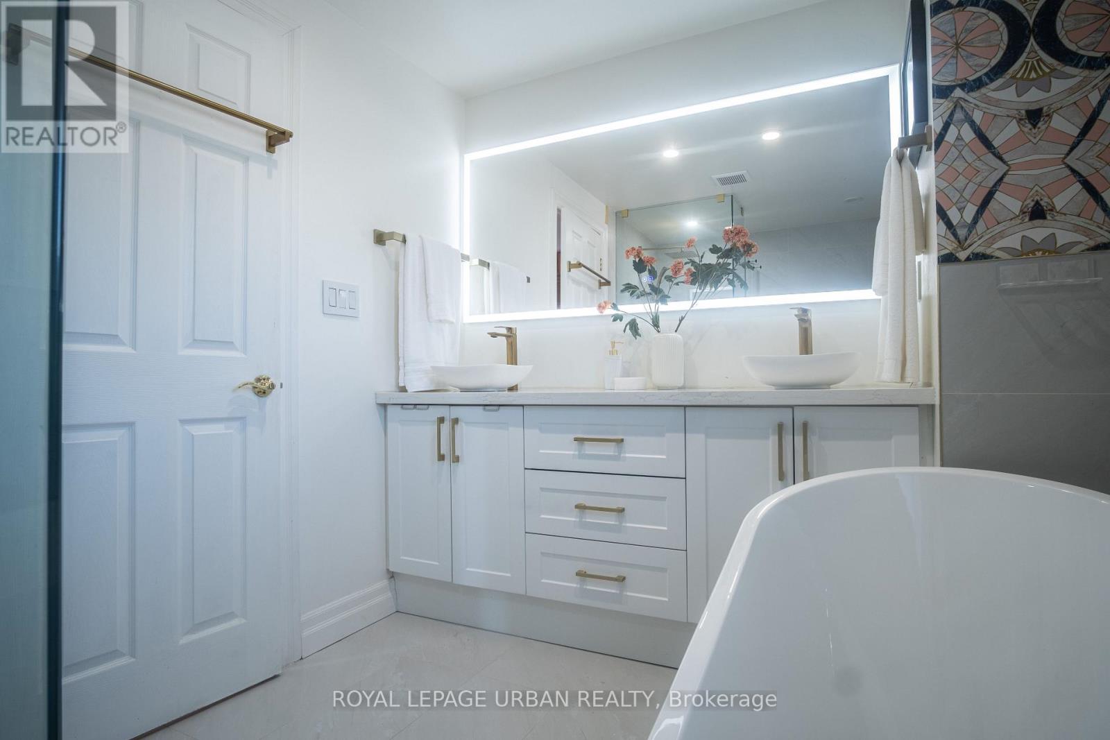 153 Craven Road, Toronto, Ontario  M4L 2Z4 - Photo 26 - E12793020