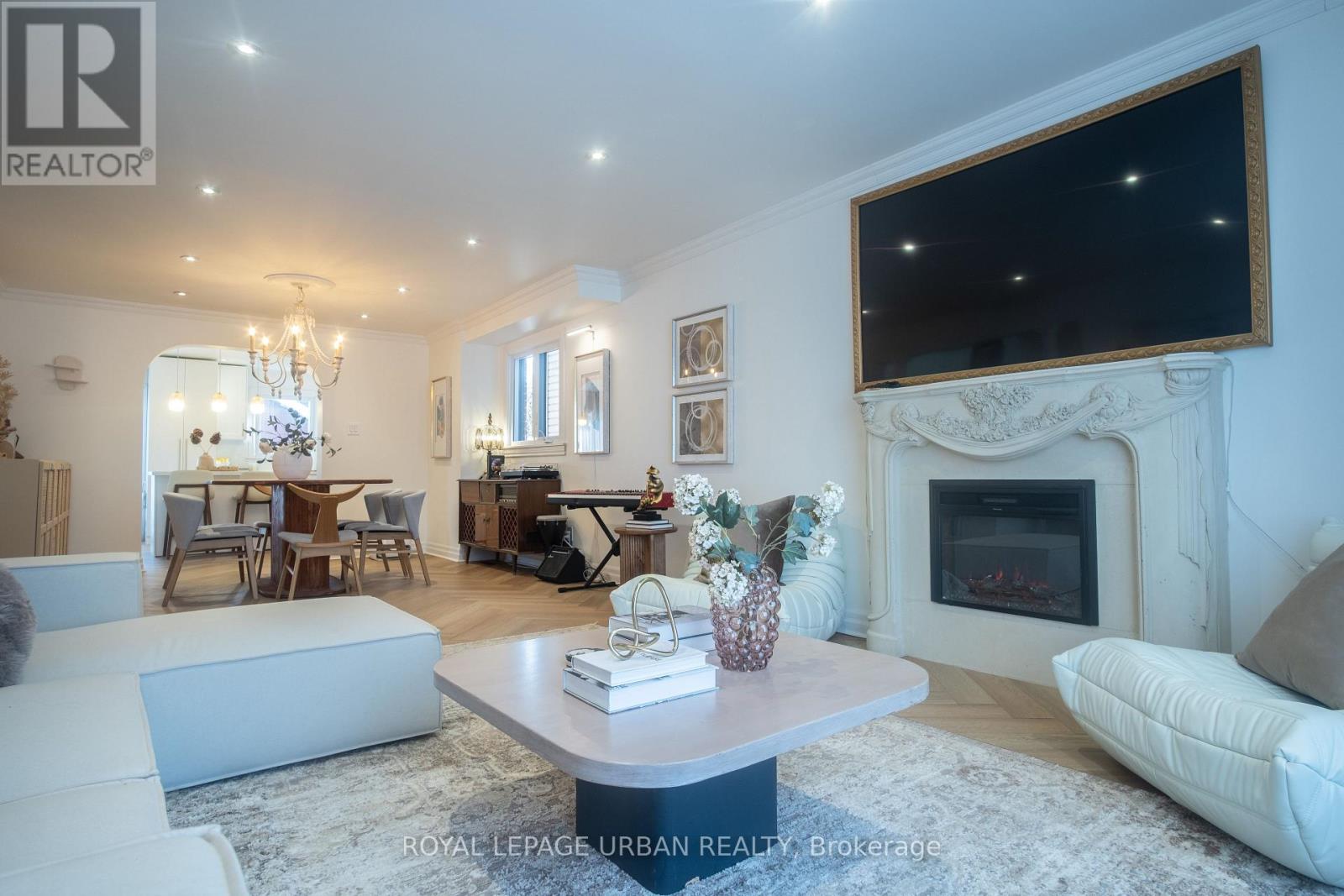 153 Craven Road, Toronto, Ontario  M4L 2Z4 - Photo 7 - E12793020