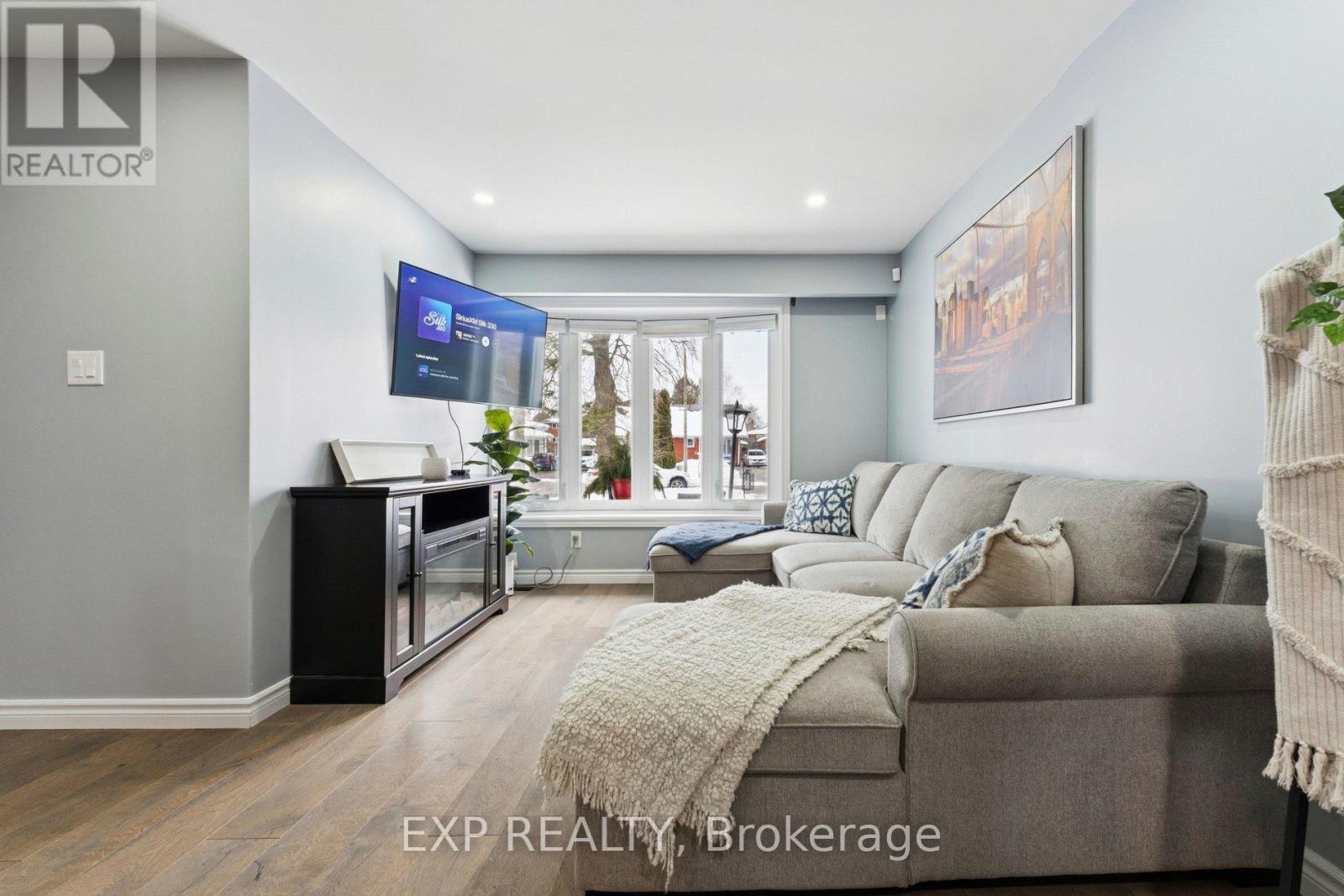 243 Coventry Court, Oshawa, Ontario  L1G 6H4 - Photo 9 - E12793098