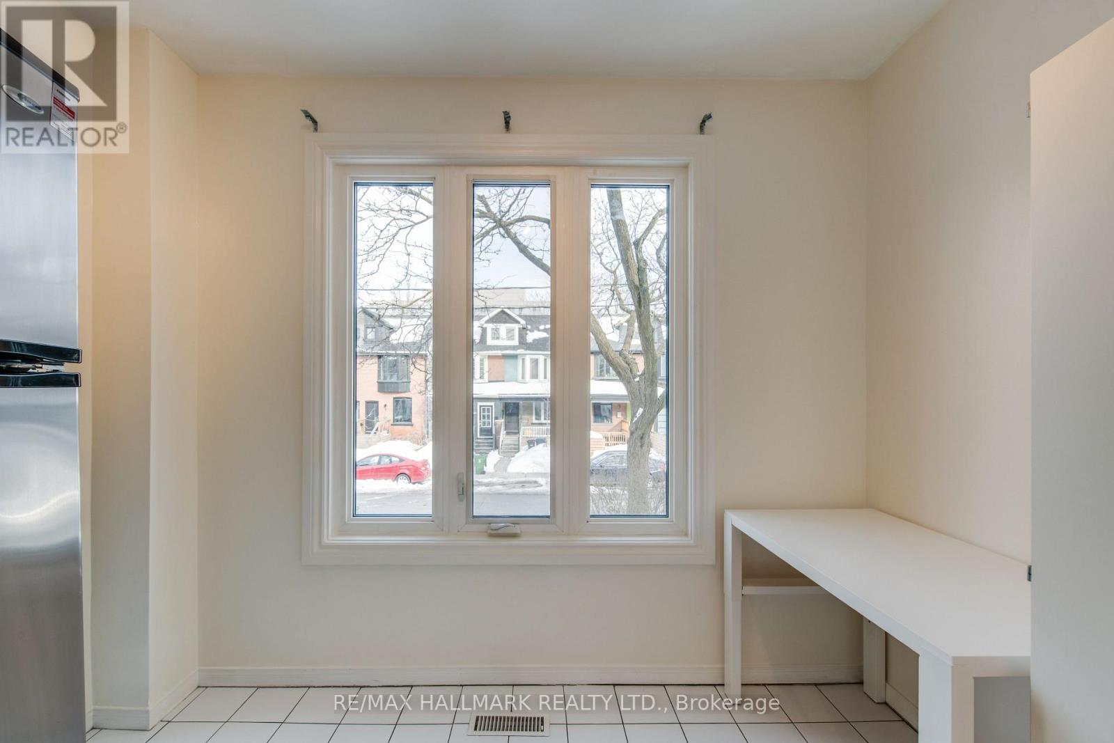 6 Empire Avenue, Toronto, Ontario  M4M 2L4 - Photo 5 - E12793142