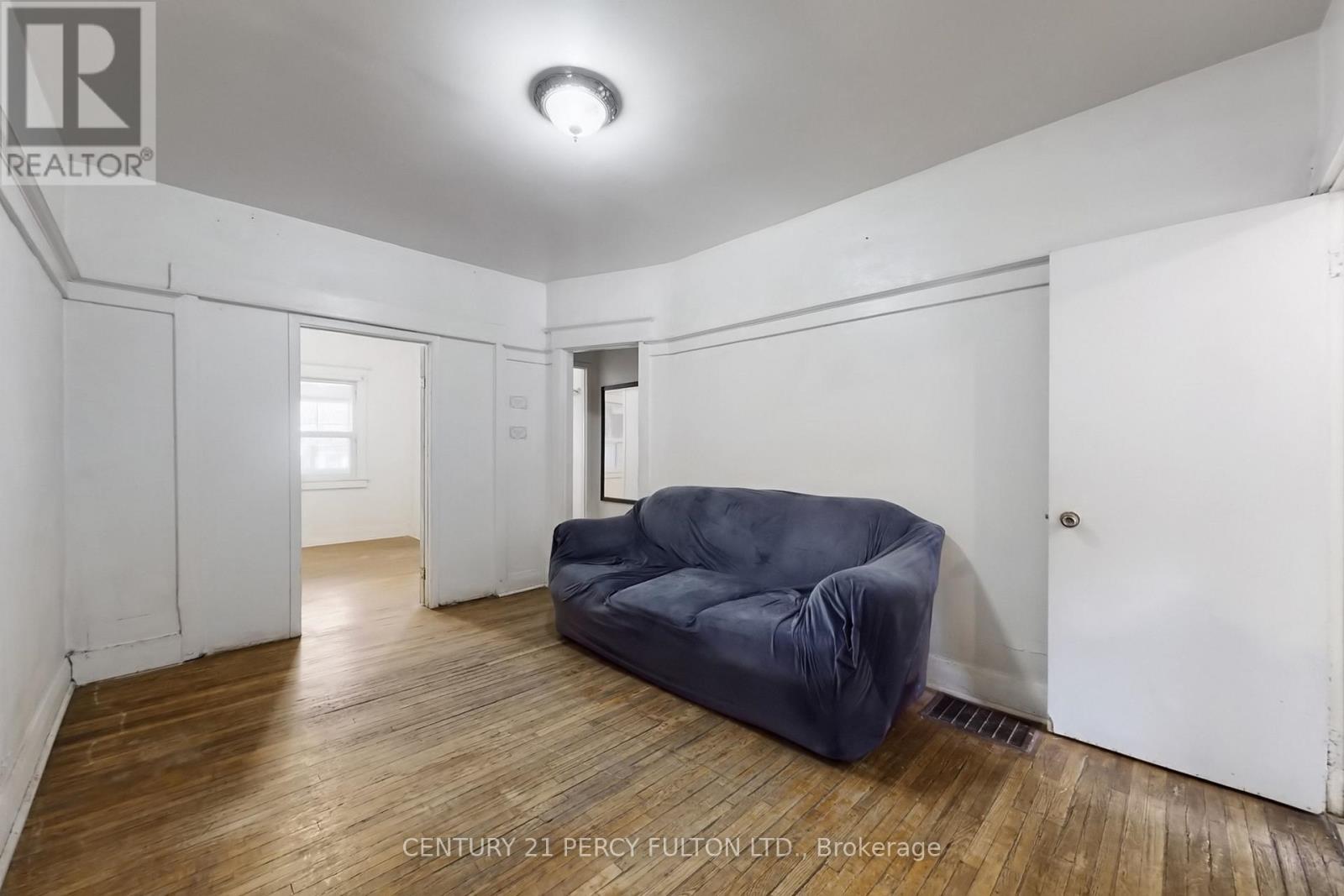 366 Coxwell Avenue, Toronto, Ontario  M4L 3B7 - Photo 11 - E12793258