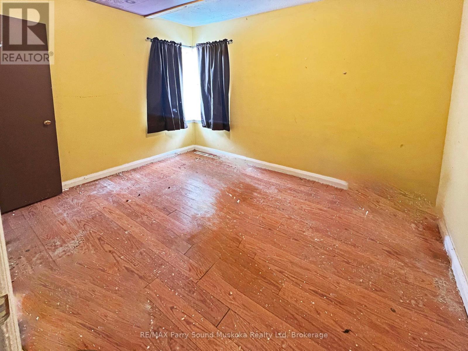 9 Wood Street, Parry Sound, Ontario  P2A 2C5 - Photo 11 - X12793184