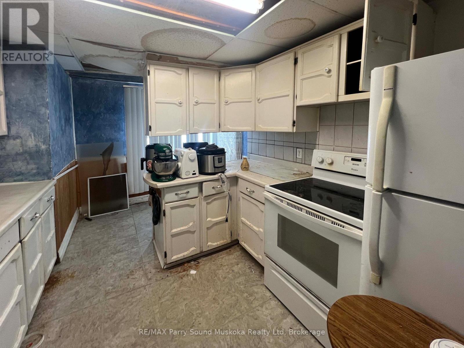 9 Wood Street, Parry Sound, Ontario  P2A 2C5 - Photo 8 - X12793184