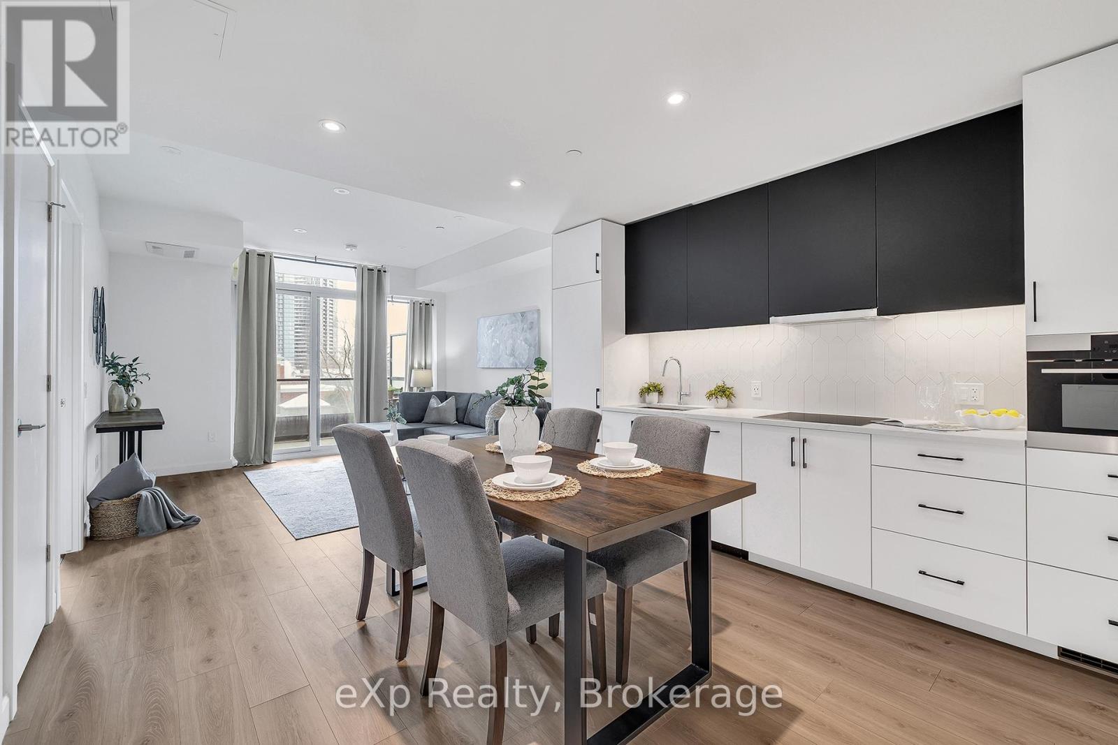 306 - 741 King Street W, Kitchener, Ontario  N2G 0E9 - Photo 2 - X12793152