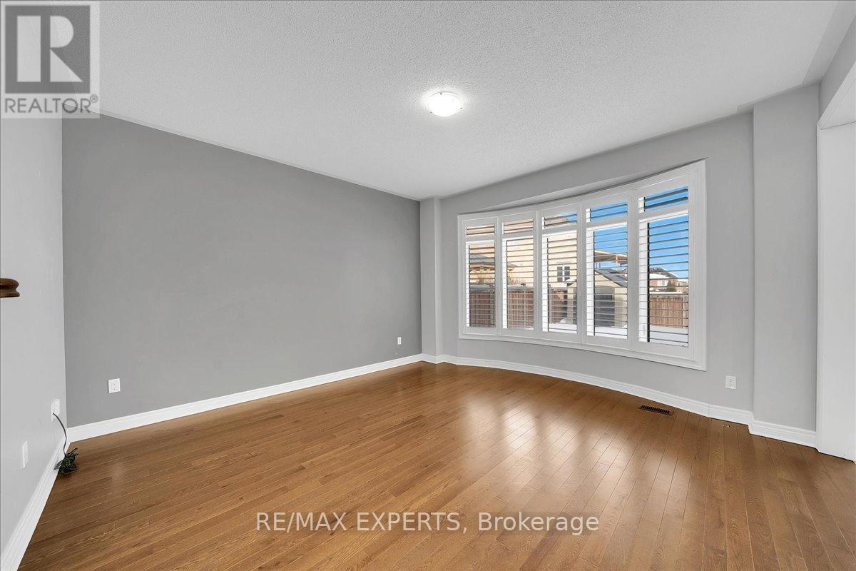 17 Fortis Crescent, Bradford West Gwillimbury, Ontario  L3Z 0W2 - Photo 10 - N12792946