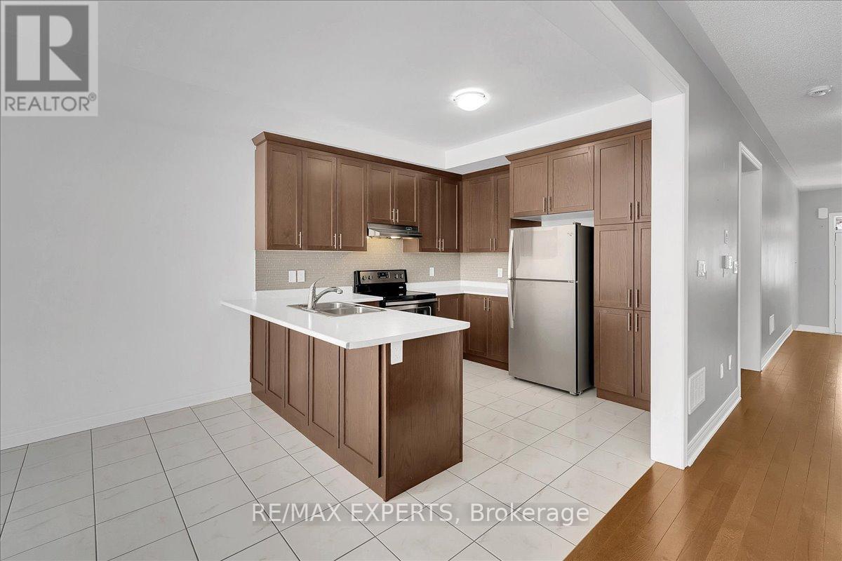 17 Fortis Crescent, Bradford West Gwillimbury, Ontario  L3Z 0W2 - Photo 13 - N12792946