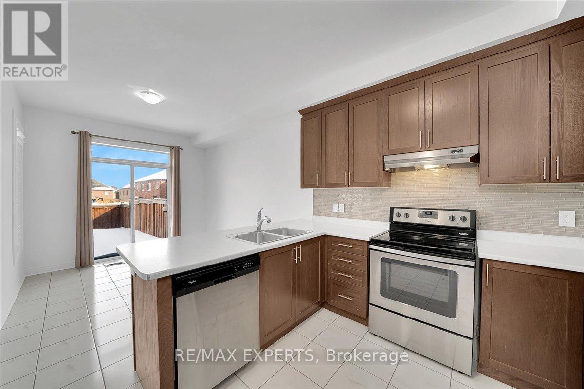 17 Fortis Crescent, Bradford West Gwillimbury, Ontario  L3Z 0W2 - Photo 15 - N12792946