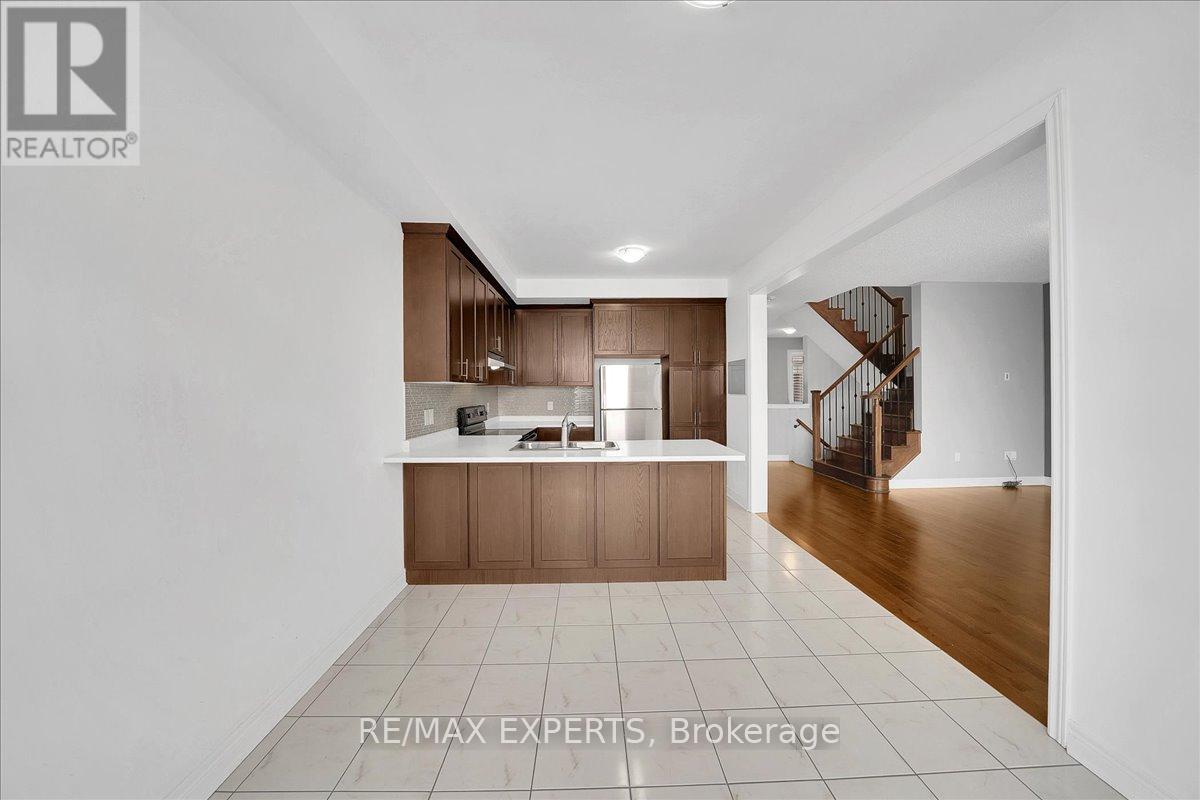 17 Fortis Crescent, Bradford West Gwillimbury, Ontario  L3Z 0W2 - Photo 18 - N12792946