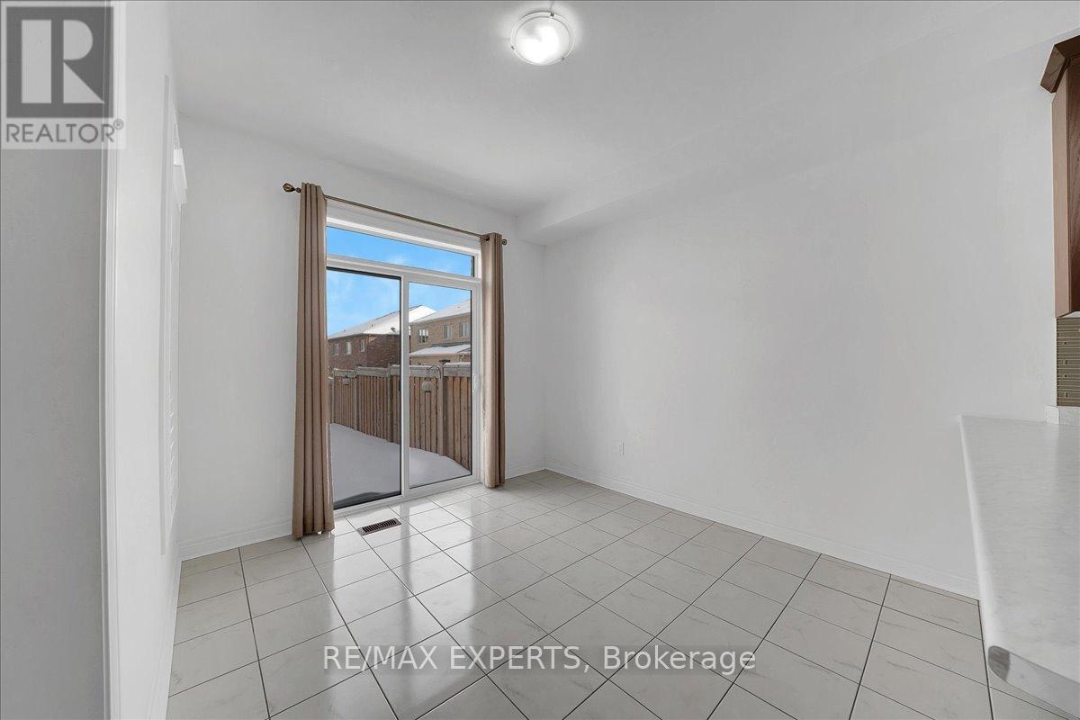 17 Fortis Crescent, Bradford West Gwillimbury, Ontario  L3Z 0W2 - Photo 19 - N12792946