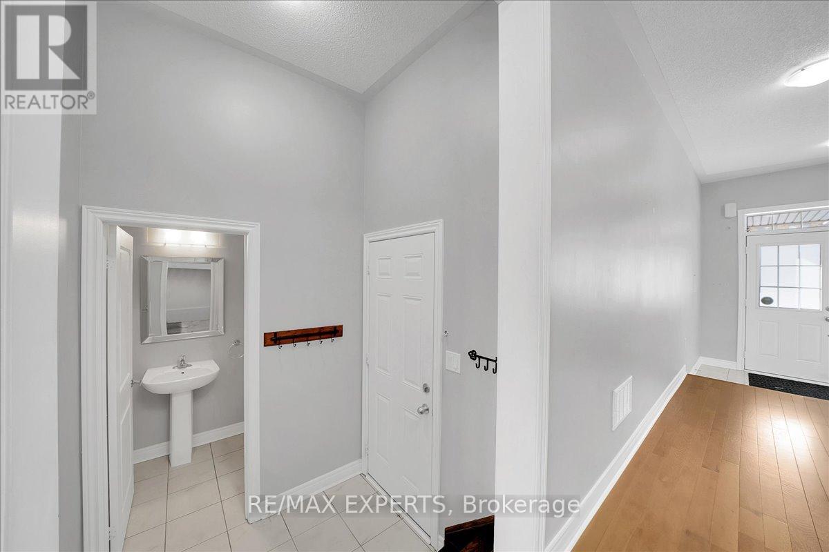 17 Fortis Crescent, Bradford West Gwillimbury, Ontario  L3Z 0W2 - Photo 20 - N12792946