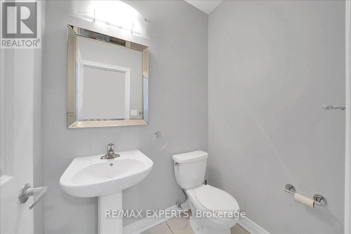 17 Fortis Crescent, Bradford West Gwillimbury, Ontario  L3Z 0W2 - Photo 21 - N12792946