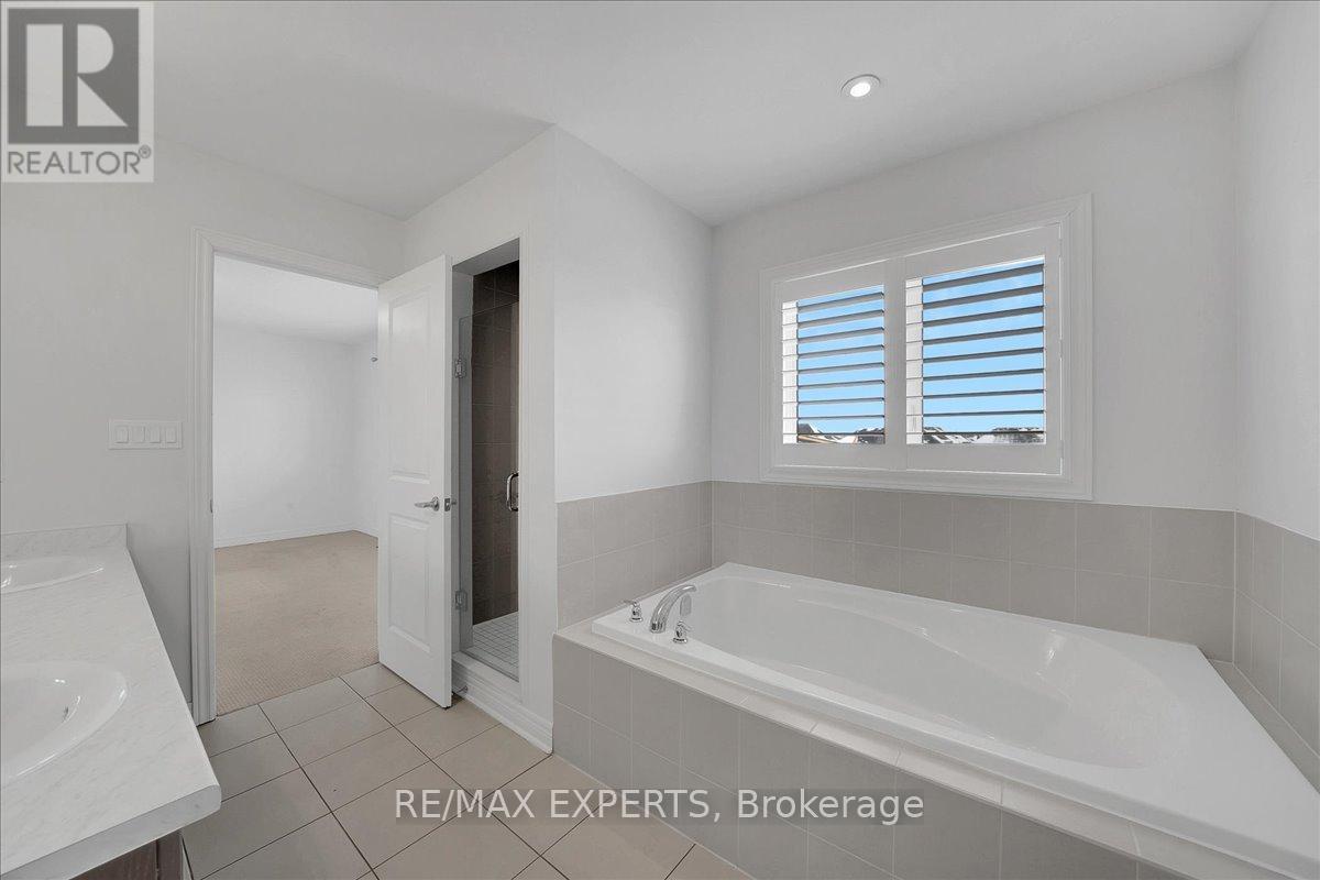 17 Fortis Crescent, Bradford West Gwillimbury, Ontario  L3Z 0W2 - Photo 27 - N12792946