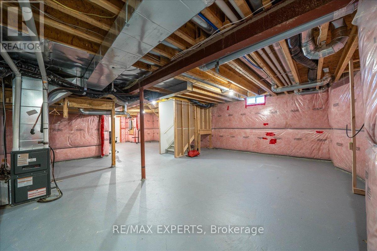 17 Fortis Crescent, Bradford West Gwillimbury, Ontario  L3Z 0W2 - Photo 34 - N12792946