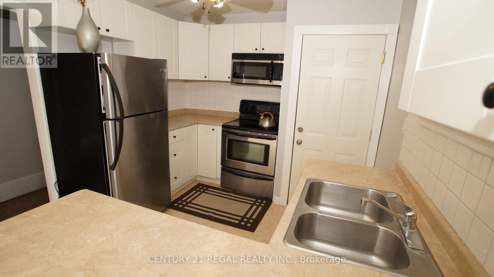 Main - 257 Silverbirch Drive, Newmarket (Bristol-London), Ontario  L3Y 2Z6 - Photo 4 - N12793002