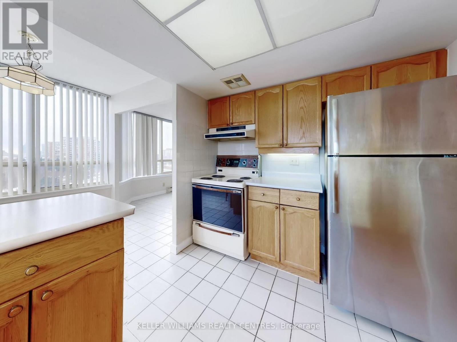 819 - 32 Clarissa Drive, Richmond Hill, Ontario  L4C 9R7 - Photo 12 - N12793102