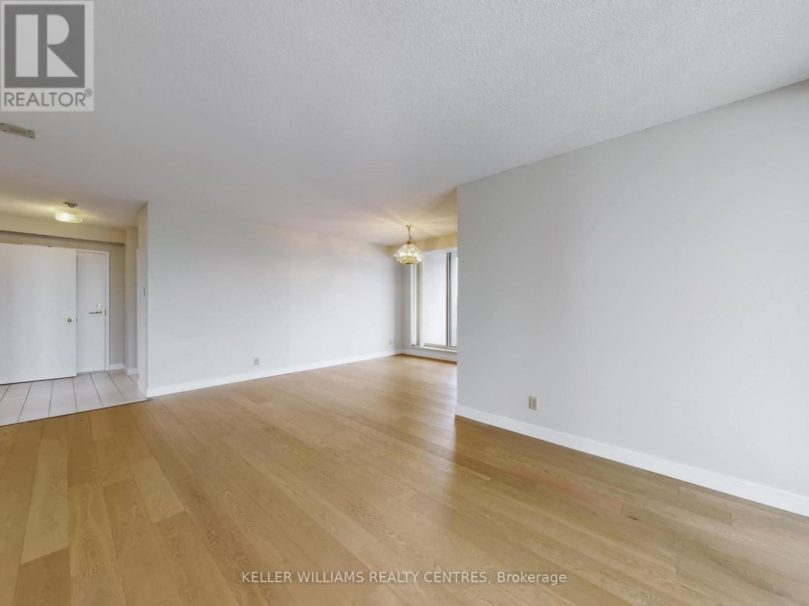 819 - 32 Clarissa Drive, Richmond Hill, Ontario  L4C 9R7 - Photo 8 - N12793102