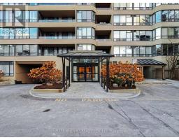 819 - 32 CLARISSA DRIVE, Richmond Hill, Ontario
