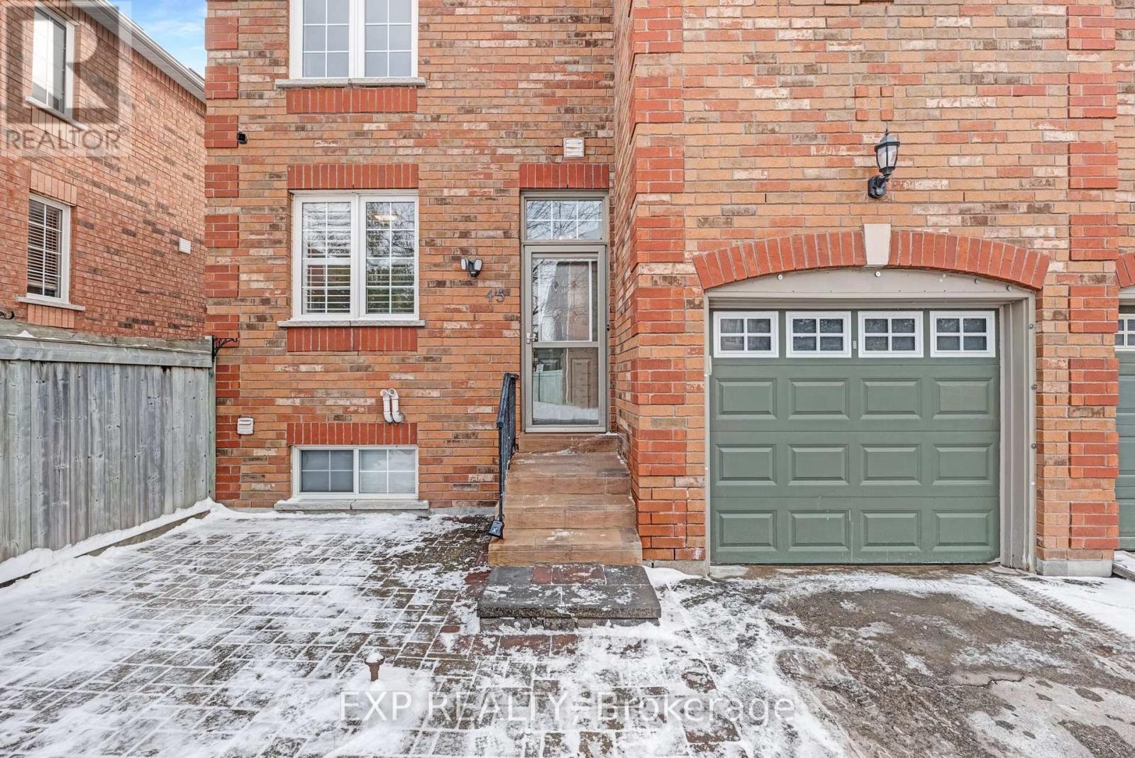 45 Sandlewood Court, Aurora, Ontario  L4G 7N2 - Photo 3 - N12793202