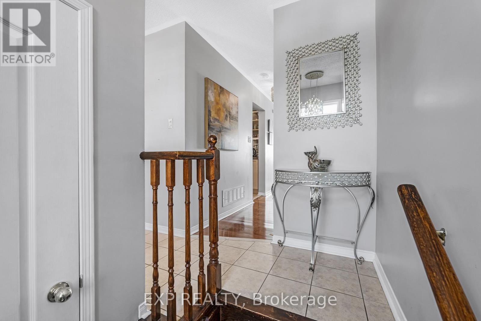 45 Sandlewood Court, Aurora, Ontario  L4G 7N2 - Photo 5 - N12793202