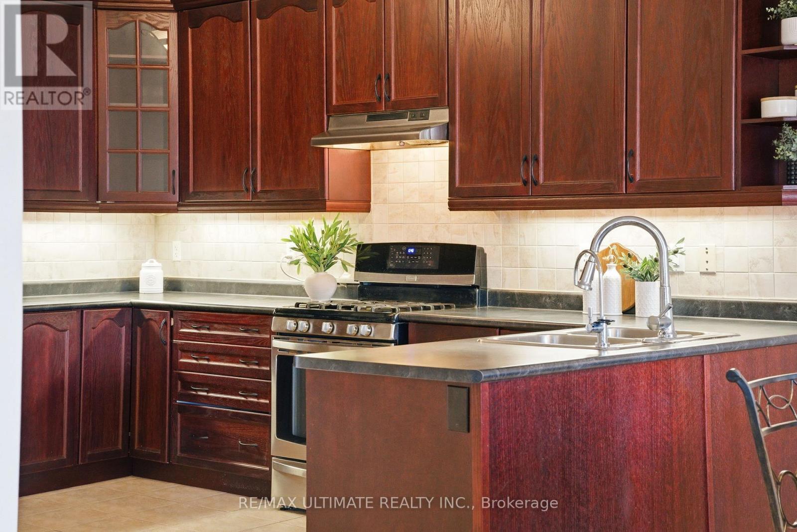 417 Kwapis Boulevard, Newmarket, Ontario  L3X 3H5 - Photo 14 - N12793208