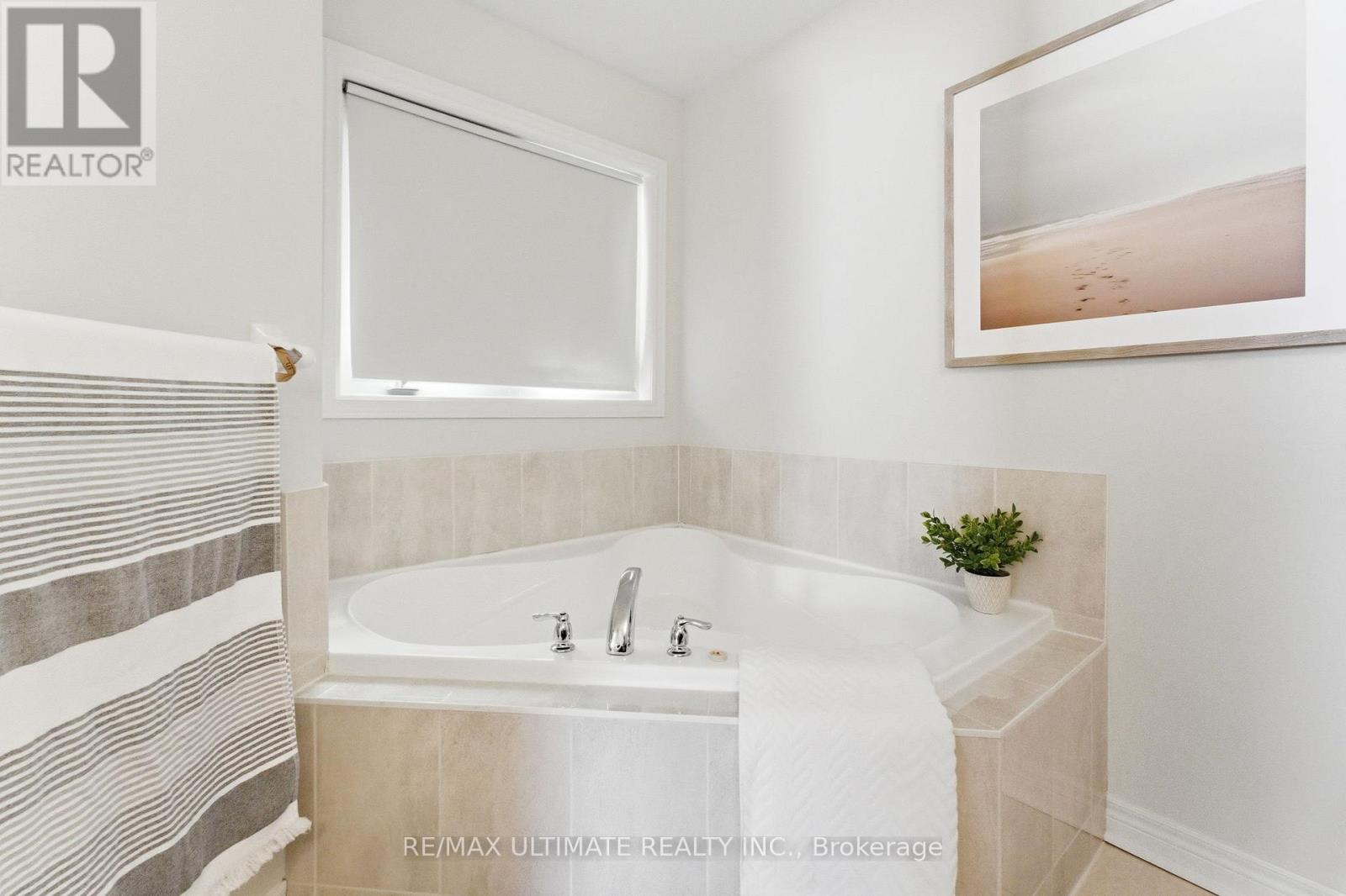 417 Kwapis Boulevard, Newmarket, Ontario  L3X 3H5 - Photo 28 - N12793208