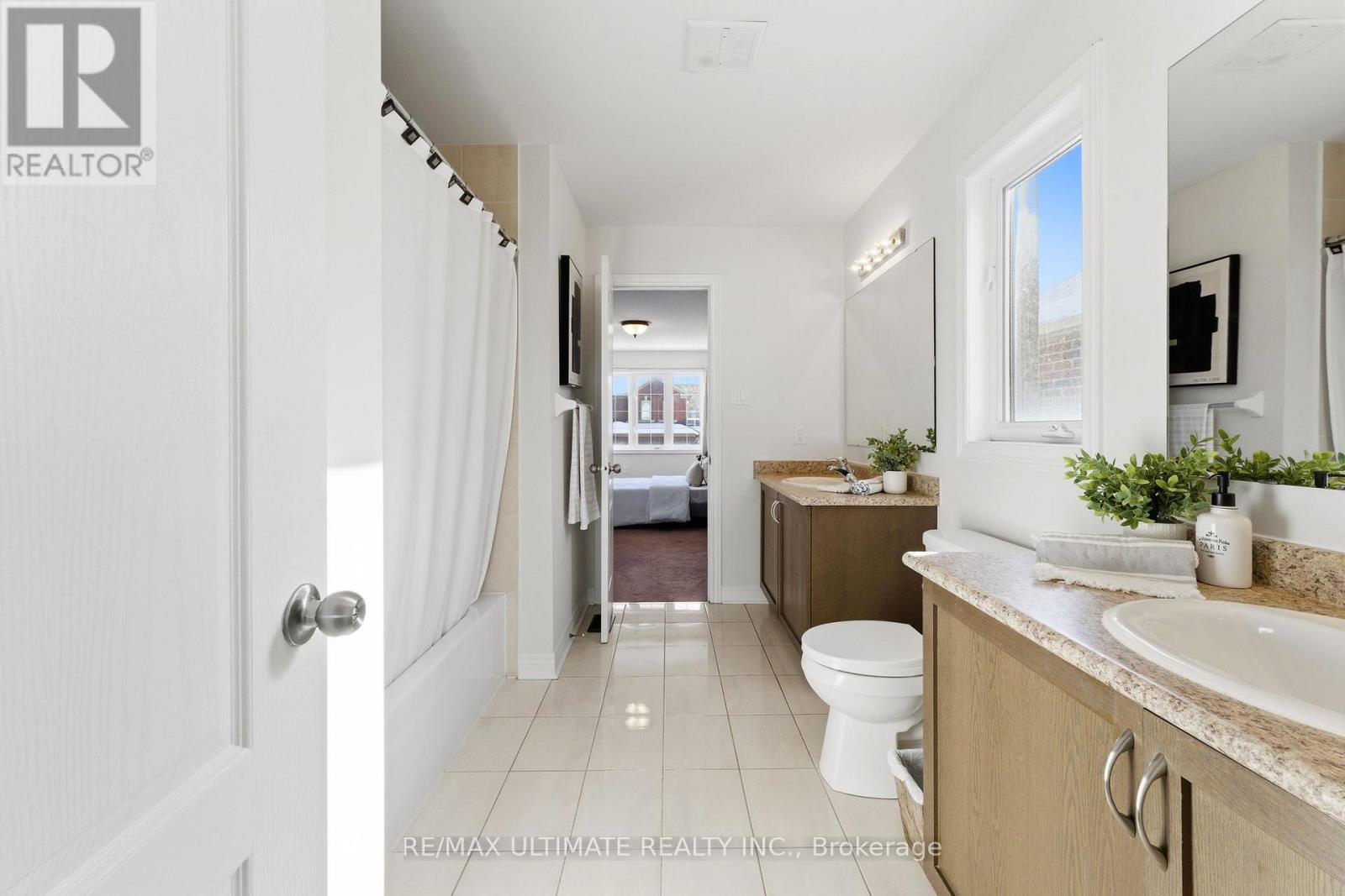 417 Kwapis Boulevard, Newmarket, Ontario  L3X 3H5 - Photo 31 - N12793208