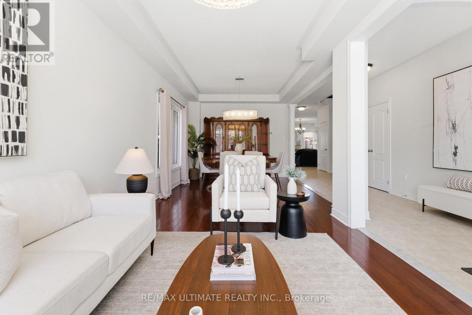 417 Kwapis Boulevard, Newmarket, Ontario  L3X 3H5 - Photo 4 - N12793208