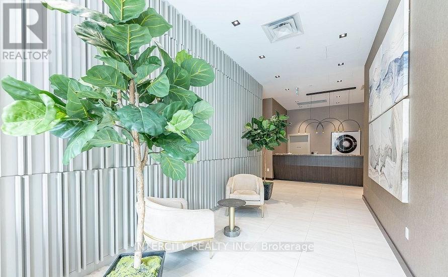 1608 - 60 Honeycrisp Crescent, Vaughan, Ontario  L4K 0N5 - Photo 2 - N12793276