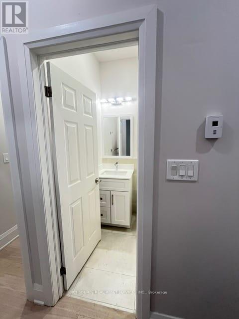 2 - 2 Bellwoods Park, Toronto, Ontario  M6J 1S4 - Photo 13 - C12637980